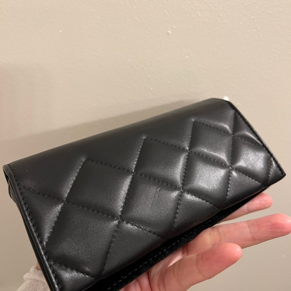 Chanel sunglasses with black leather case 🤩🌹🥰🔥 - Picture 10 of 15